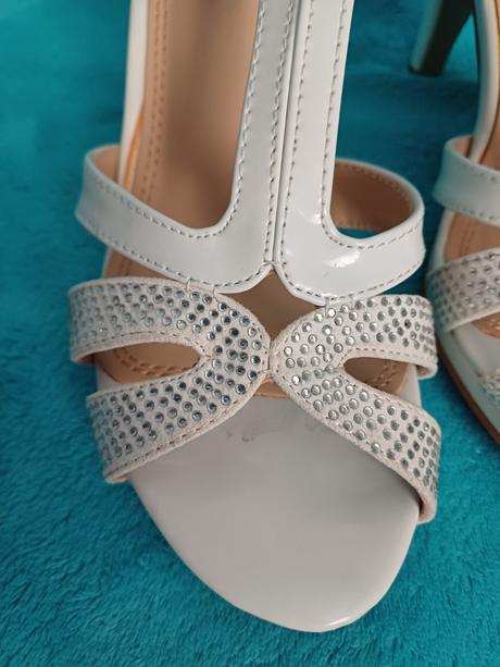 Svadobné sandále so striebornými kamienkami 39, 39