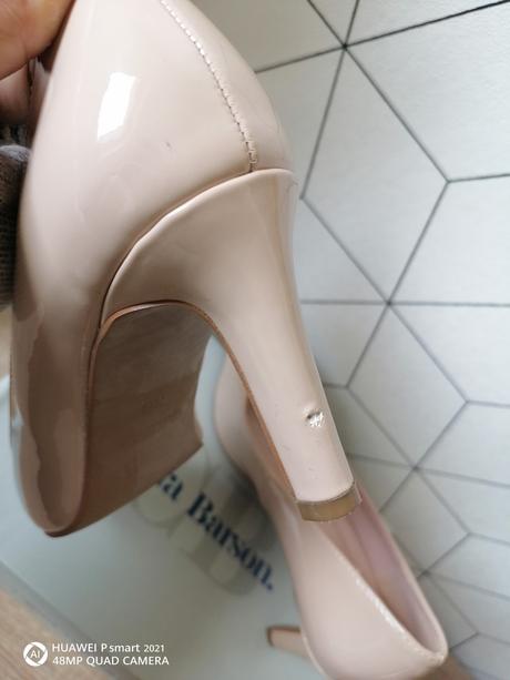 Špicaté lesklé béžové lodičky, clara barson,38