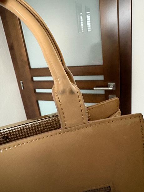 Lakovaná kabelka monnari, 