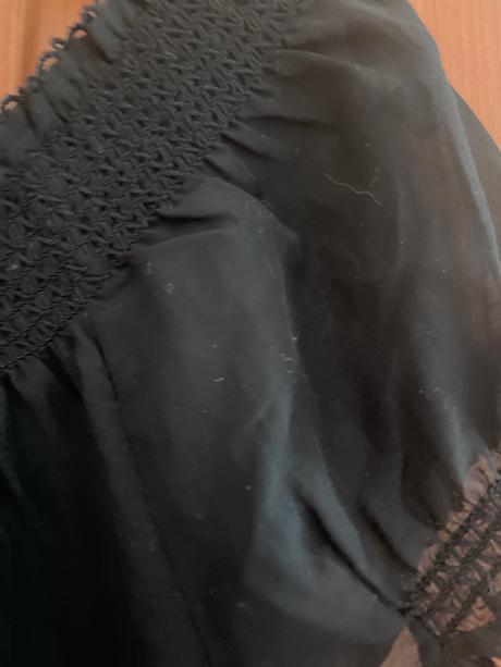 Cierna bluzka s perlickami a vysivkou, 36