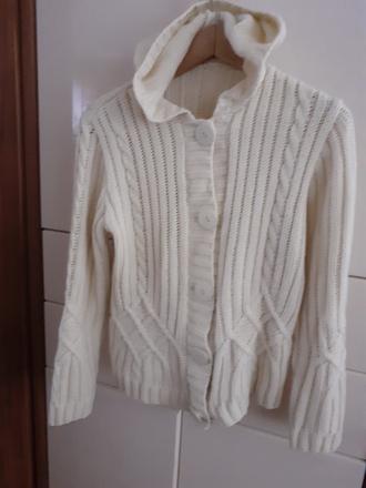 Teply pleteny sveter s kapucou, l