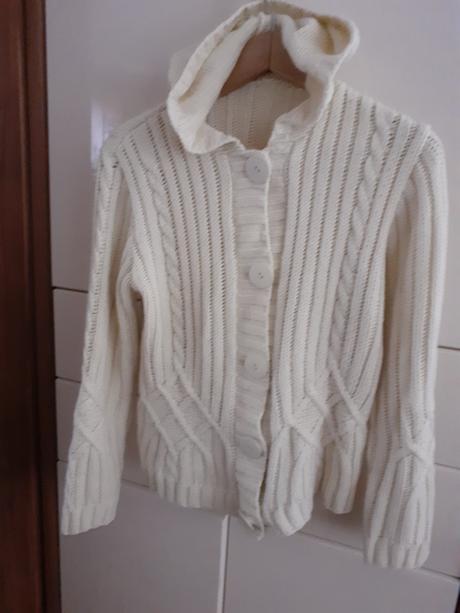 Teply pleteny sveter s kapucou, l