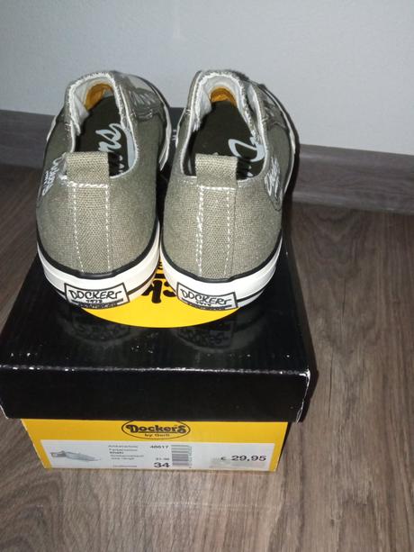 Nenosené chlapčenské topánky dockers, 34