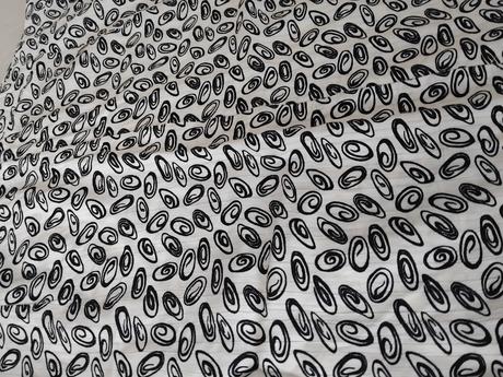 Sukňa bielo cierna, l