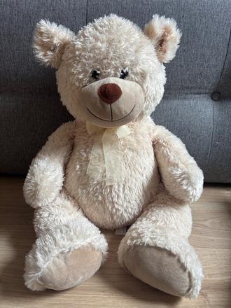 Veľký plyšový medveď, 