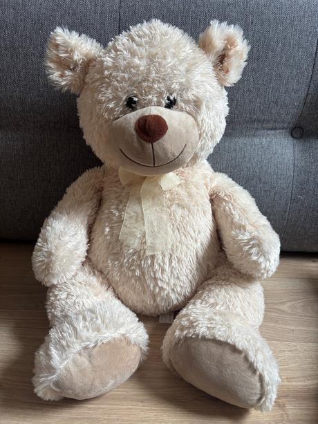 Veľký plyšový medveď, 