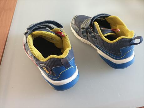 Predám chlapčenské topánky, 30