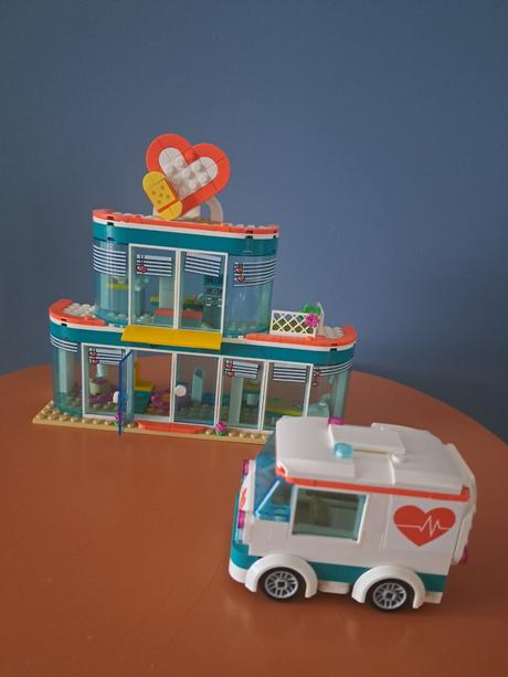 Lego friends 41394 nemocnica mestečka heartlake, 