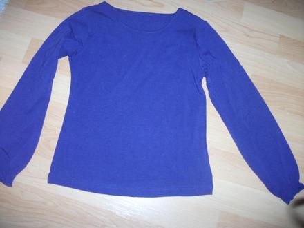 Tmavofialove tricko, 134