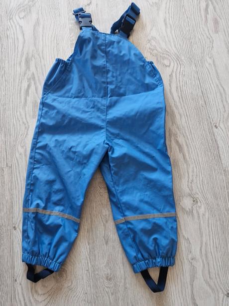 Nohavice do dažďa, 92