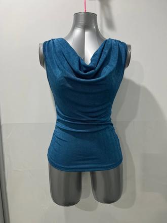 Top s padajucim vystrihom, m