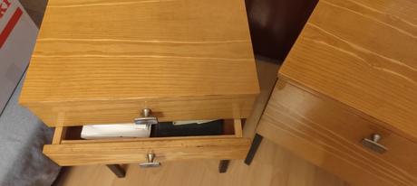 Retro kozmeticky a nočný stolík, 