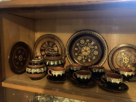 Bulharská keramika+taniere bulharské drevené, 