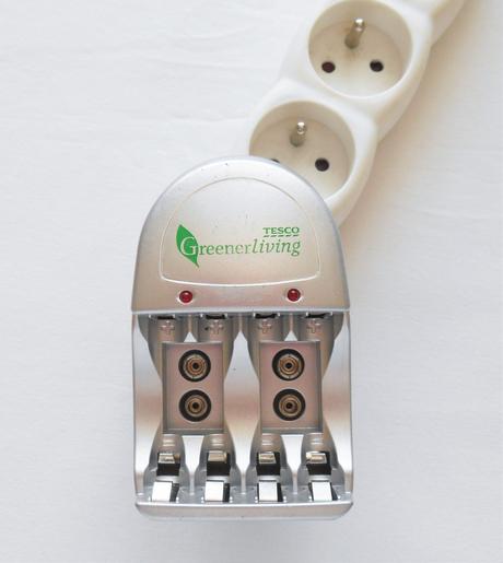 Nabíjačka batérií tesco,