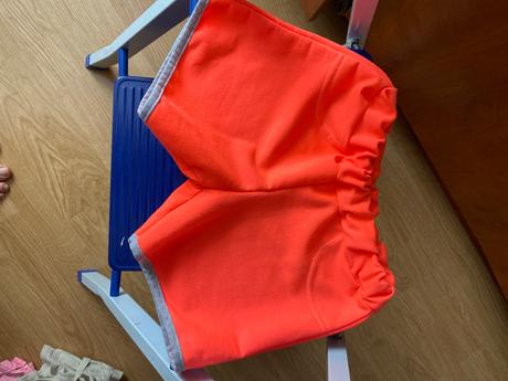 Kraťasy neónové, 110