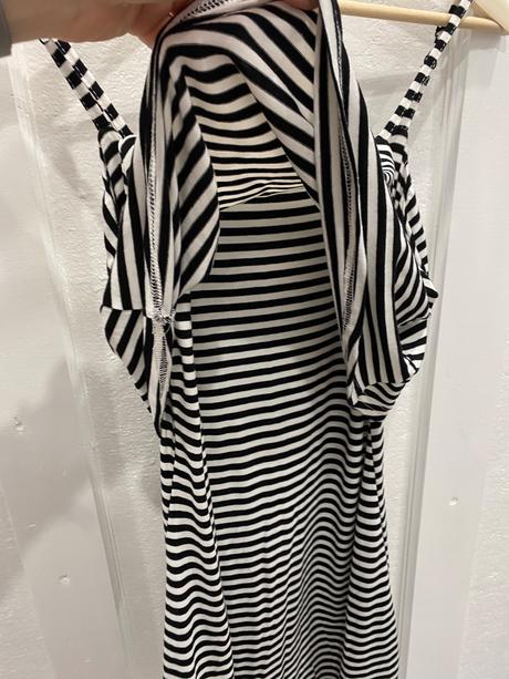 Páskované šaty, gate,s