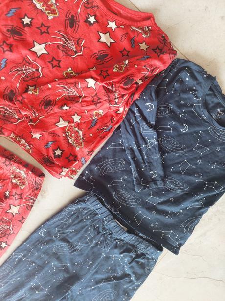 Pyžamká set spiderman,vesmír, sinsay,98