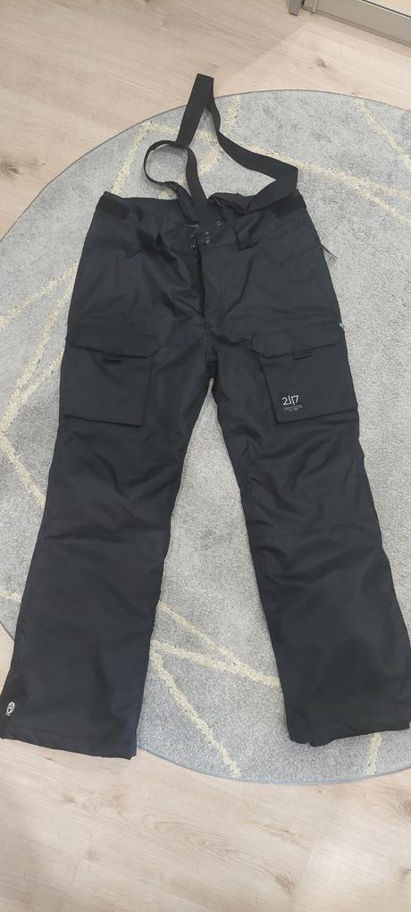 Lyziarske nohavice minimalne pouzivane, 152