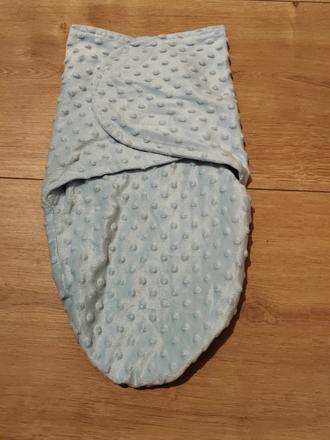 Bledomodrá makkucka zavinovačka,