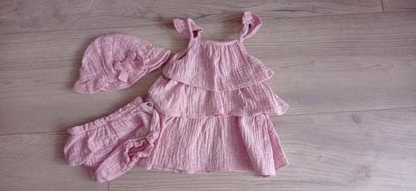 Šatky, klobúk a gaťky, 80