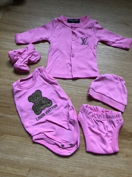 Novorodenecký set, 50