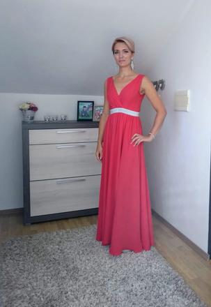 Spoločenské šaty malinové, 38