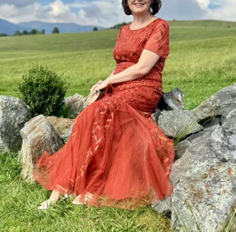 Spoločenské šaty, 42