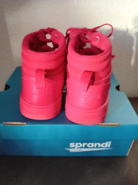 Červené tenisky, sprandi,35