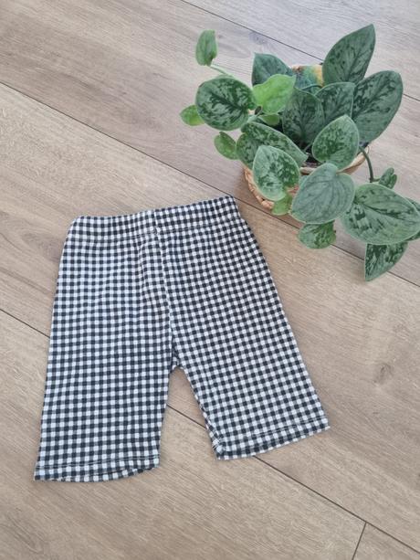 Čiernobiele kraťase, gate,116