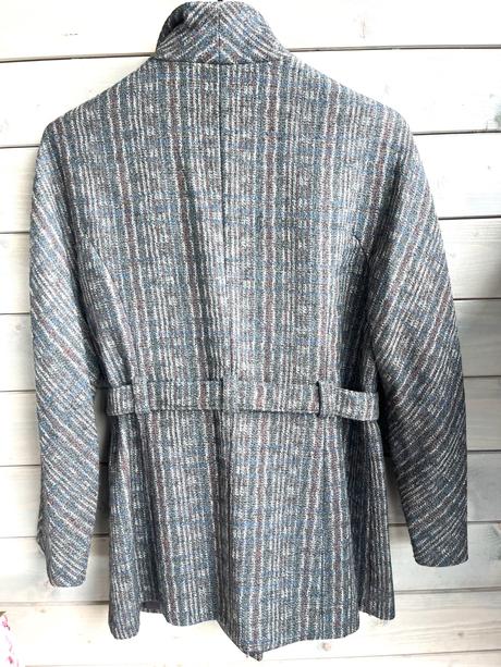 Šitý na mieru kabatik, s