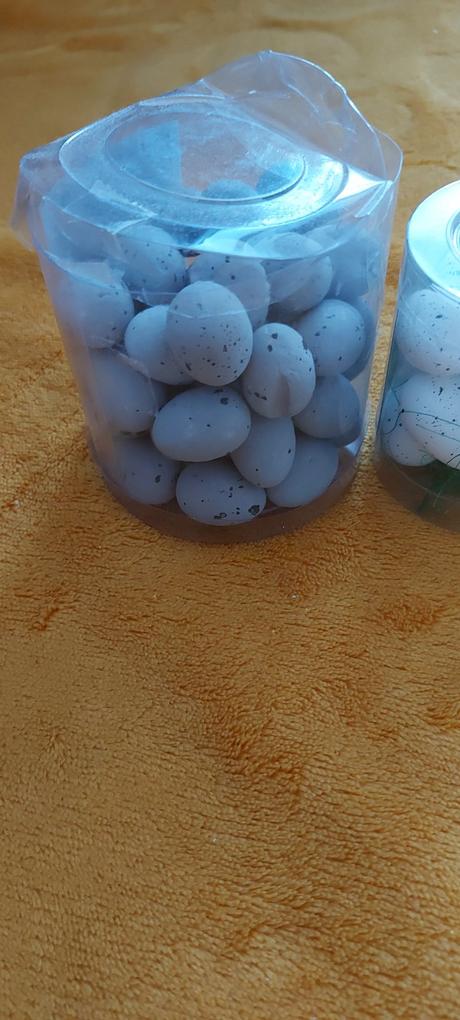 Veľkonočké zajace, polystyrenové vajíčka,sviečky, 