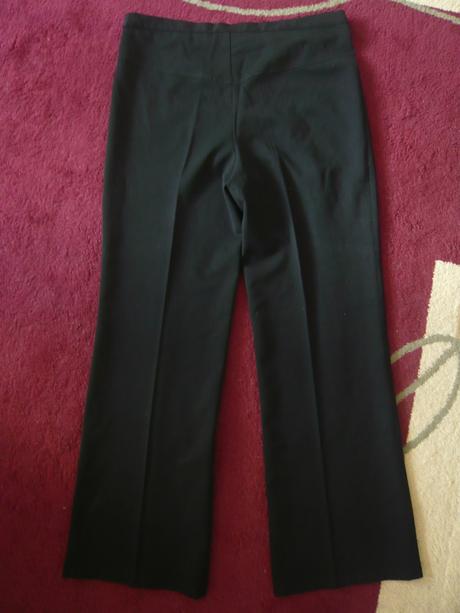 Nohavice na jeseň/zimu, 42