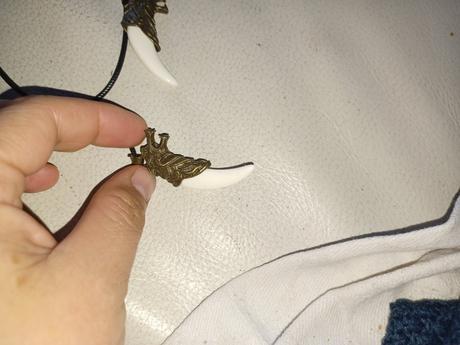 Náhrdelník zub medveda,