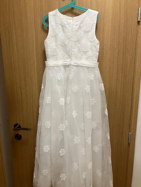 Šaty na 1. sväté prijimanie, 140