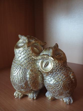 Keramická soška spojené sovičky 14 cm,