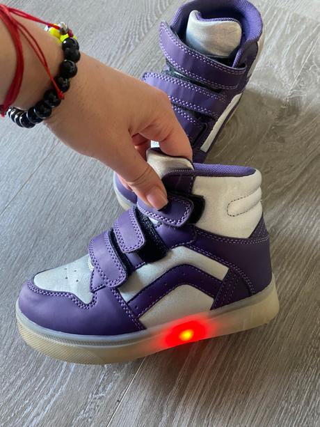 Blikajuce botasky, 29