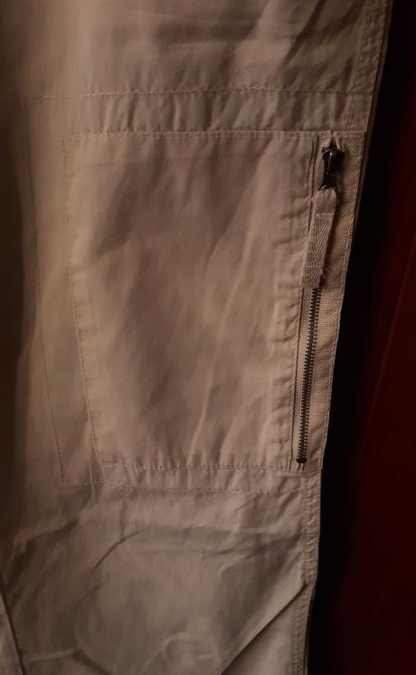 Dámske bledé športové nohavice s bočnými vreckami, kenvelo,s