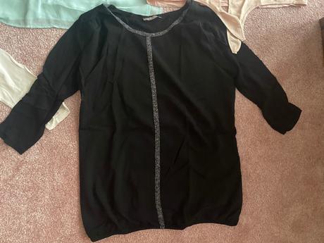 Bluzky,tricka,svetriky,upletove saty, xs