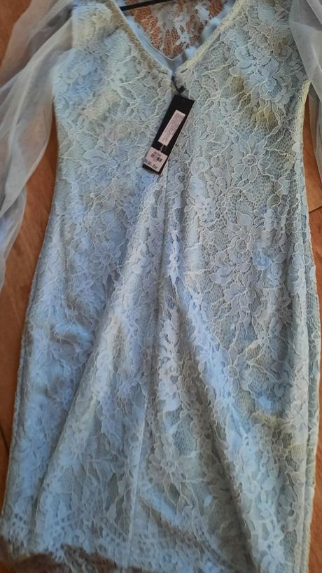 Čipkované šaty nové, 38