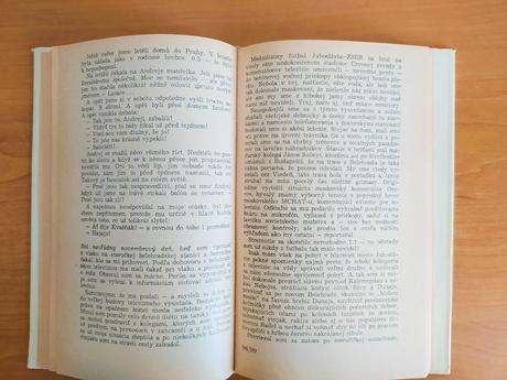 Priviazaní k mikrofónu...(1972), 