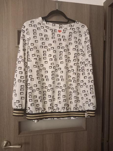 Elegantná bluzka, 44