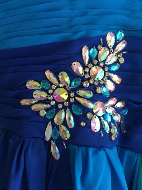 Spoločenské šaty, 36