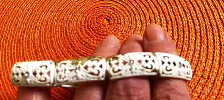 Náramok v dizajne čipky, 