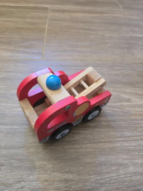 Hasičské auto drevené, 