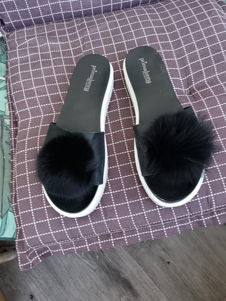 Šlapky už aj s poštou, 41