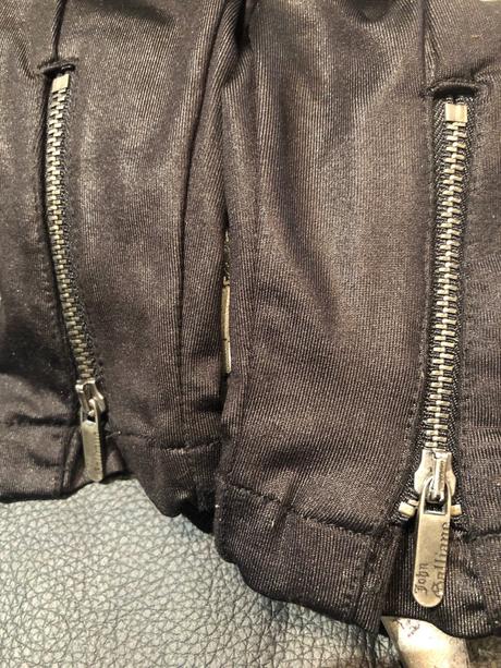 Lesklé legíny john galliano, 110