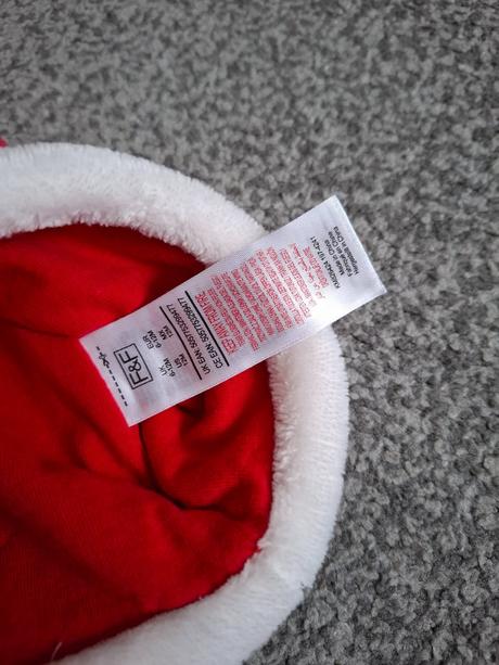 Mikulášska čiapka 6 až12 m top stav, f&f,74