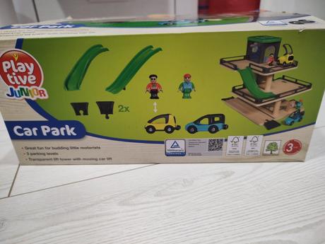 Drevené parkovisko playtive,