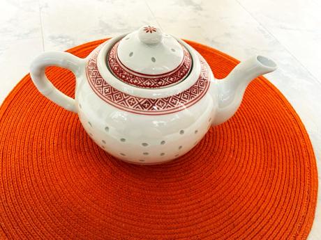 Porcelánová vianočná konvica na čaj, 