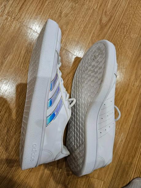 Botasky v. 40, adidas,40